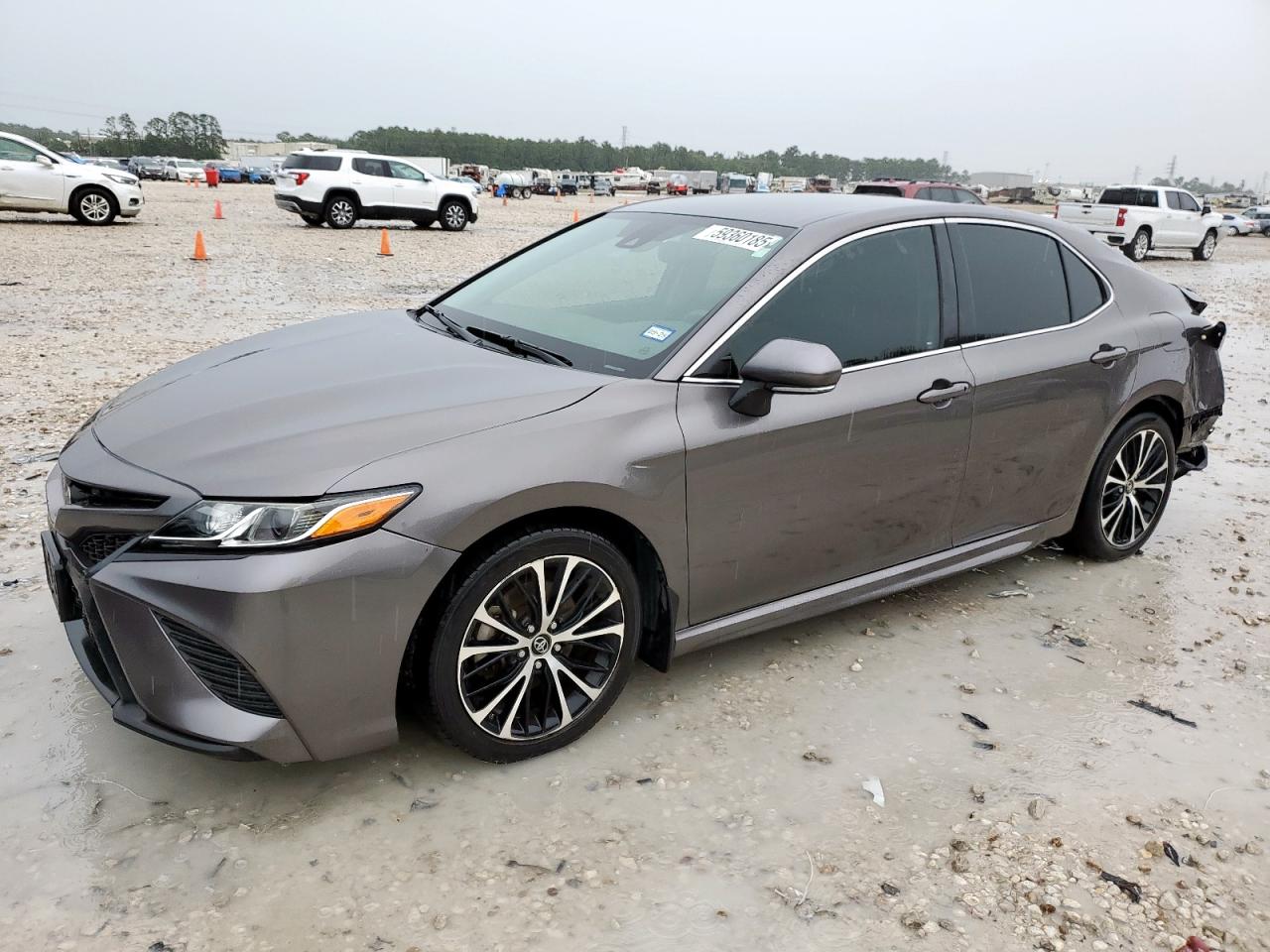 TOYOTA CAMRY SE A  *4T1B11HK4KU800227*