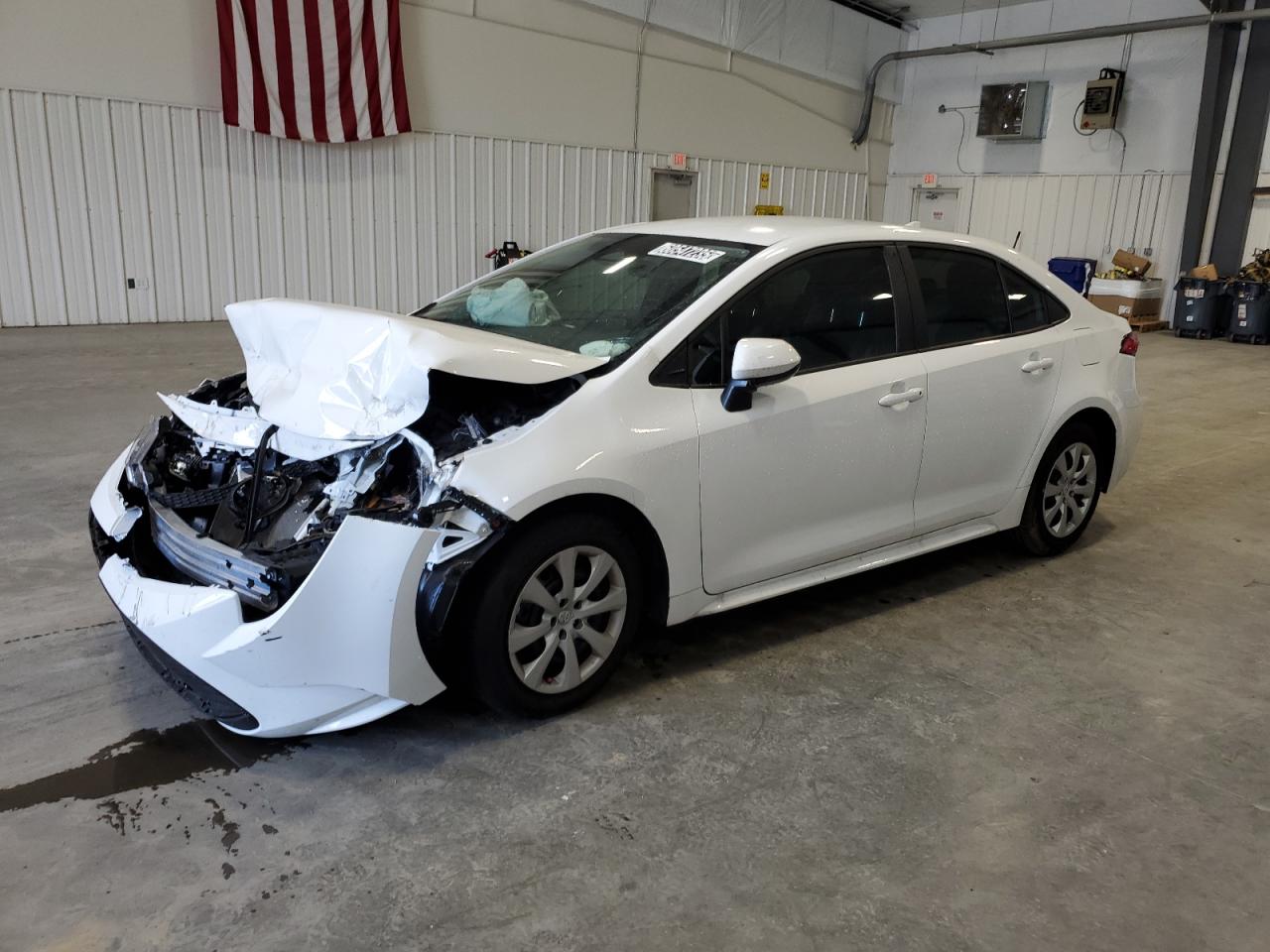 TOYOTA COROLLA LE  *5YFB4MDE4SP286308*