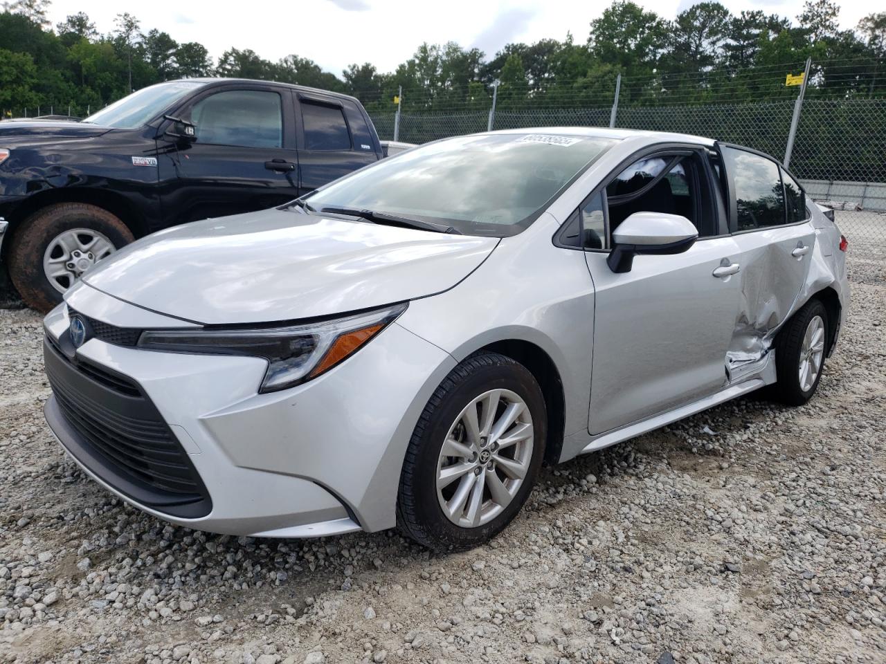 TOYOTA COROLLA LE  *JTDBCMFE0R3067090*