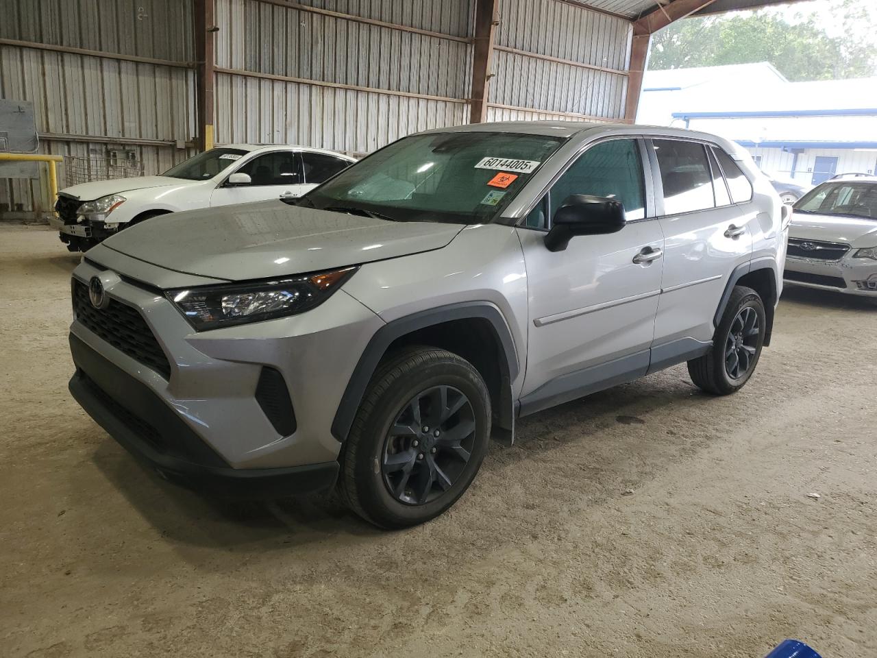 TOYOTA RAV4 LE  *2T3H1RFV6NW221368*