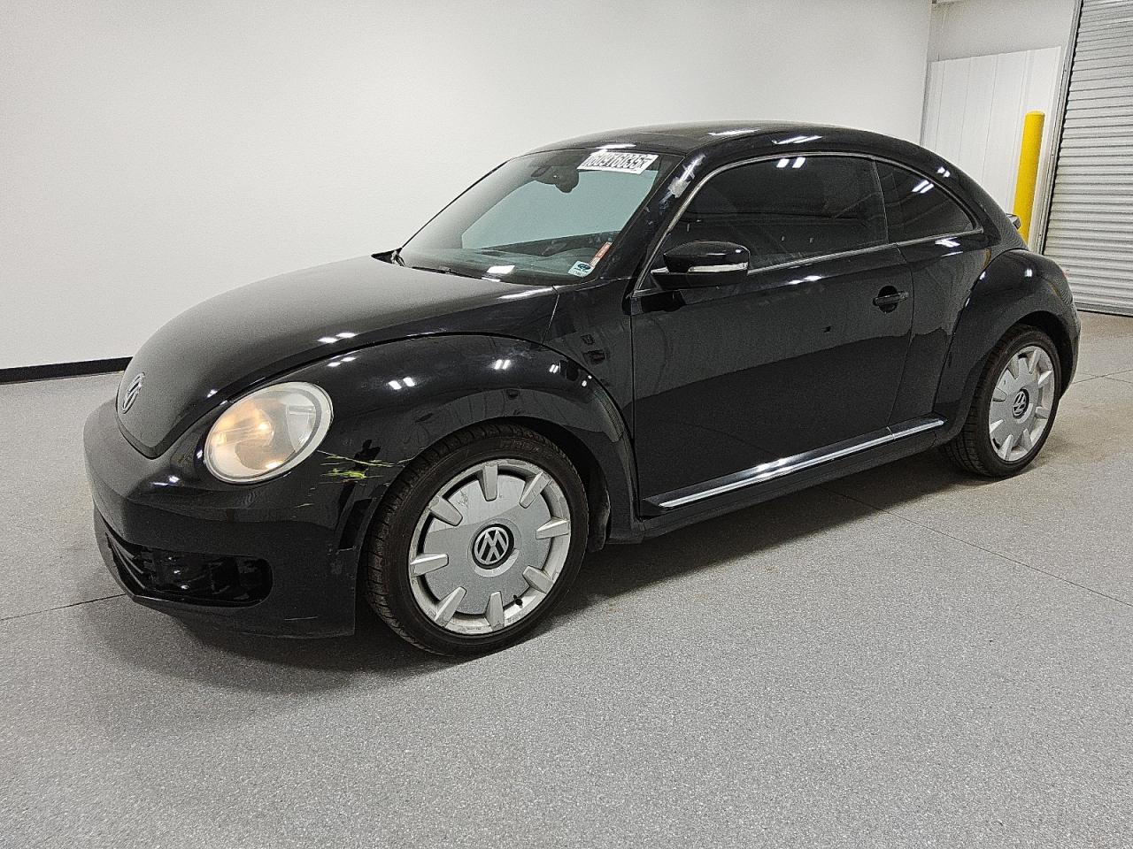 VOLKSWAGEN BEETLE SE  *3VWJ17AT9GM615024*
