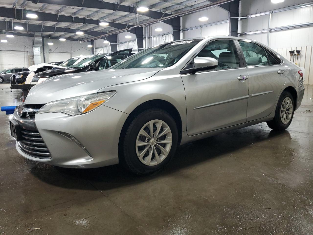 TOYOTA CAMRY LE  *4T4BF1FKXFR508873*