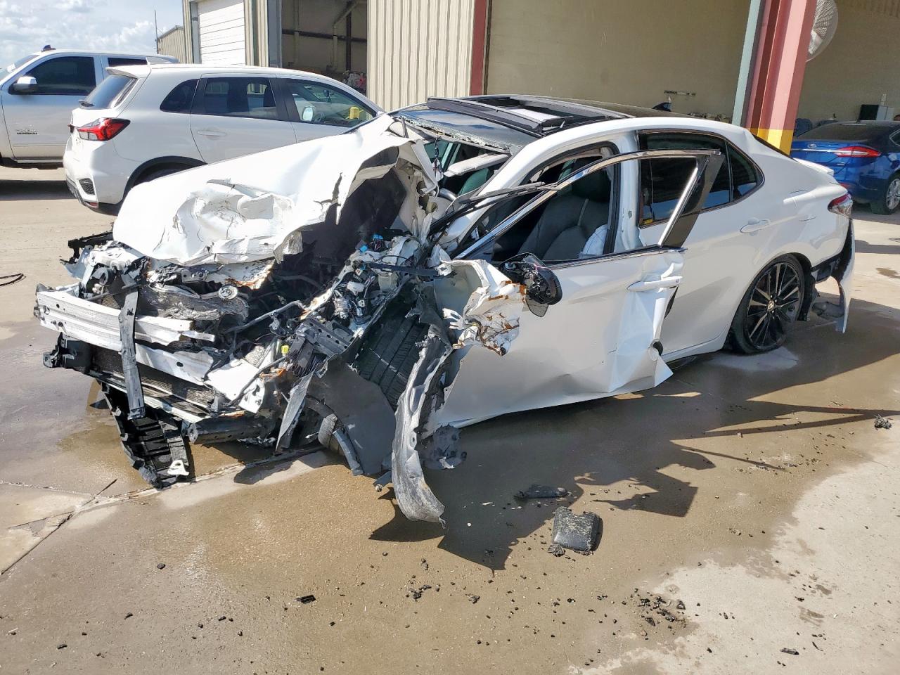 TOYOTA CAMRY XSE  *4T1K61AK4NU017456*