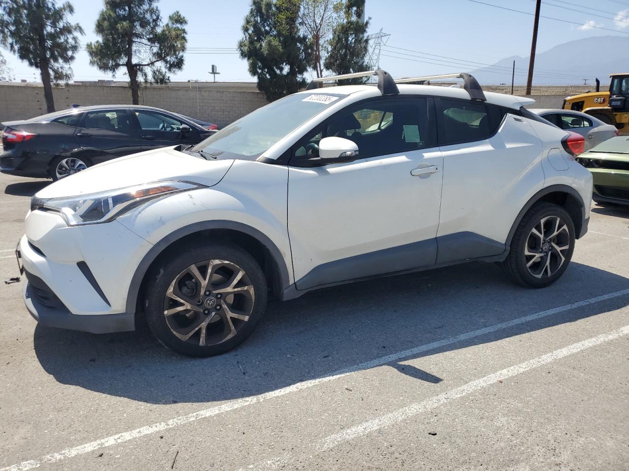 TOYOTA C-HR XLE  *JTNKHMBX1J1001202*