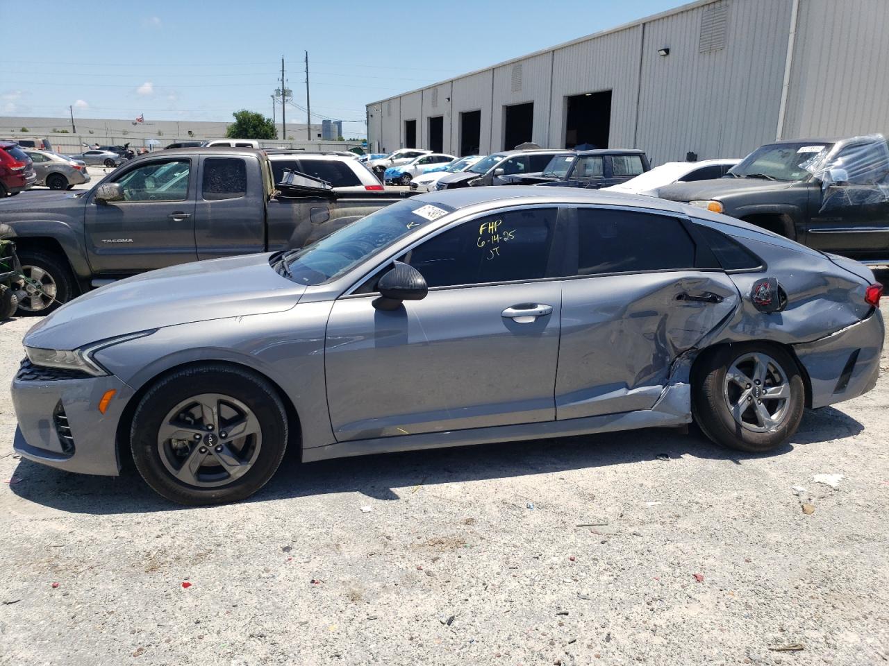 KIA K5 LXS  *5XXG14J27PG219002*