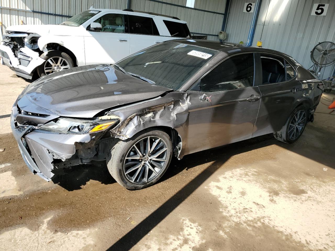 TOYOTA CAMRY SE  *4T1G11AK1NU674137*