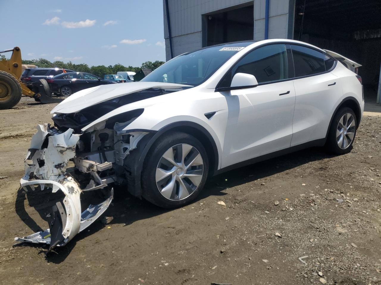 TESLA MODEL Y   *7SAYGAEE7NF421542*