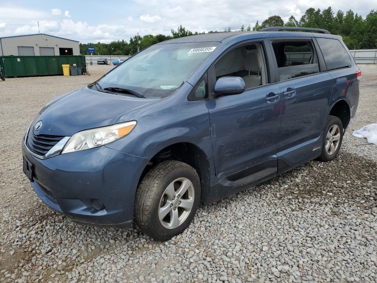 TOYOTA SIENNA LE  *5TDKK3DC4ES457178*