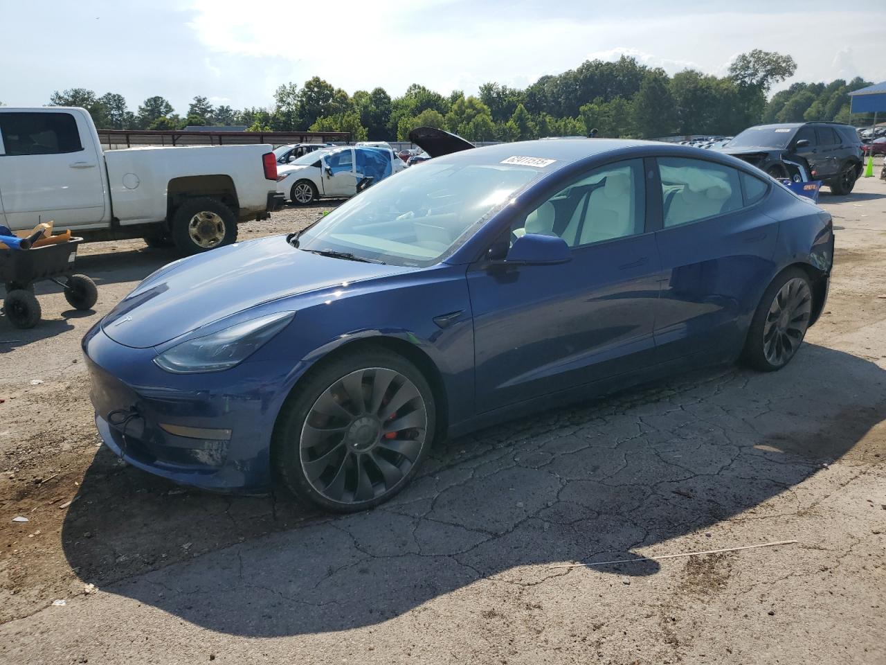 TESLA MODEL 3   *5YJ3E1EC4PF632275*