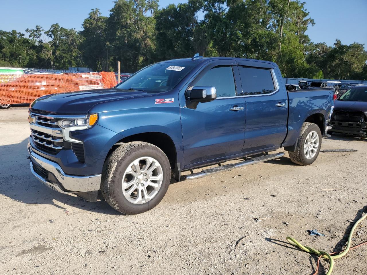 CHEVROLET SILVERADO  *2GCUDGED0P1124441*