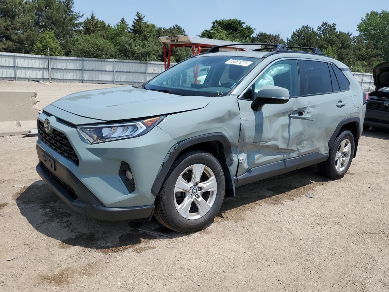 TOYOTA RAV4 XLE  *2T3P1RFV3KW061098*