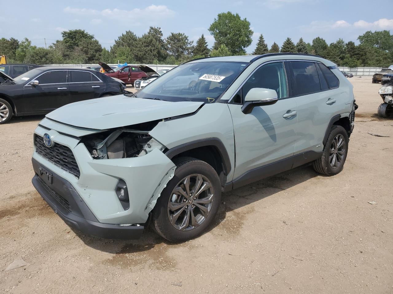 TOYOTA RAV4 XLE P  *4T3B6RFV8NU101319*