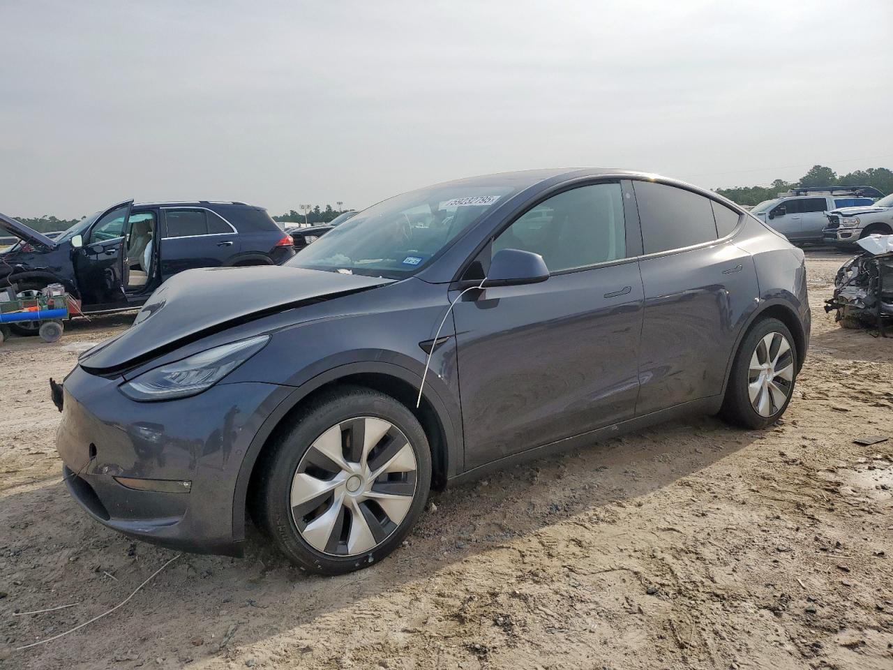 TESLA MODEL Y   *5YJYGDEE3MF278229*