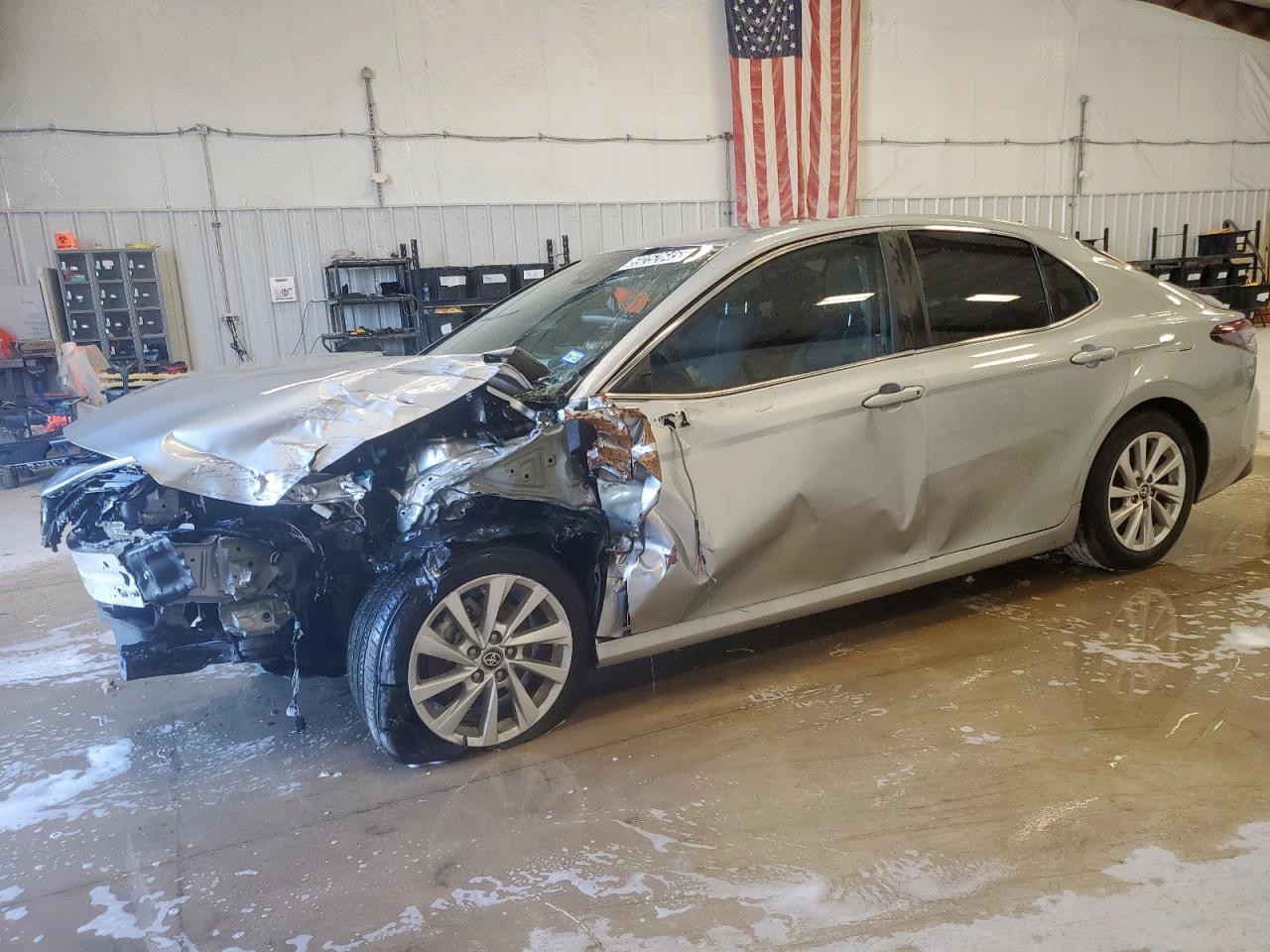 TOYOTA CAMRY LE  *4T1R11AK8MU574446*