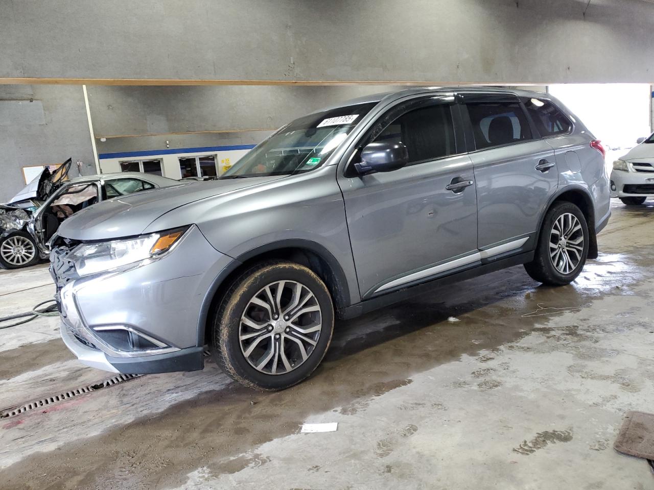 MITSUBISHI OUTLANDER   *JA4AD2A32HZ067715*