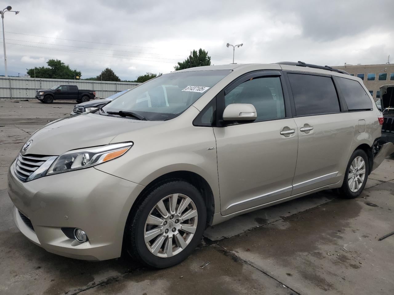 TOYOTA SIENNA XLE  *5TDDZ3DC7HS166182*
