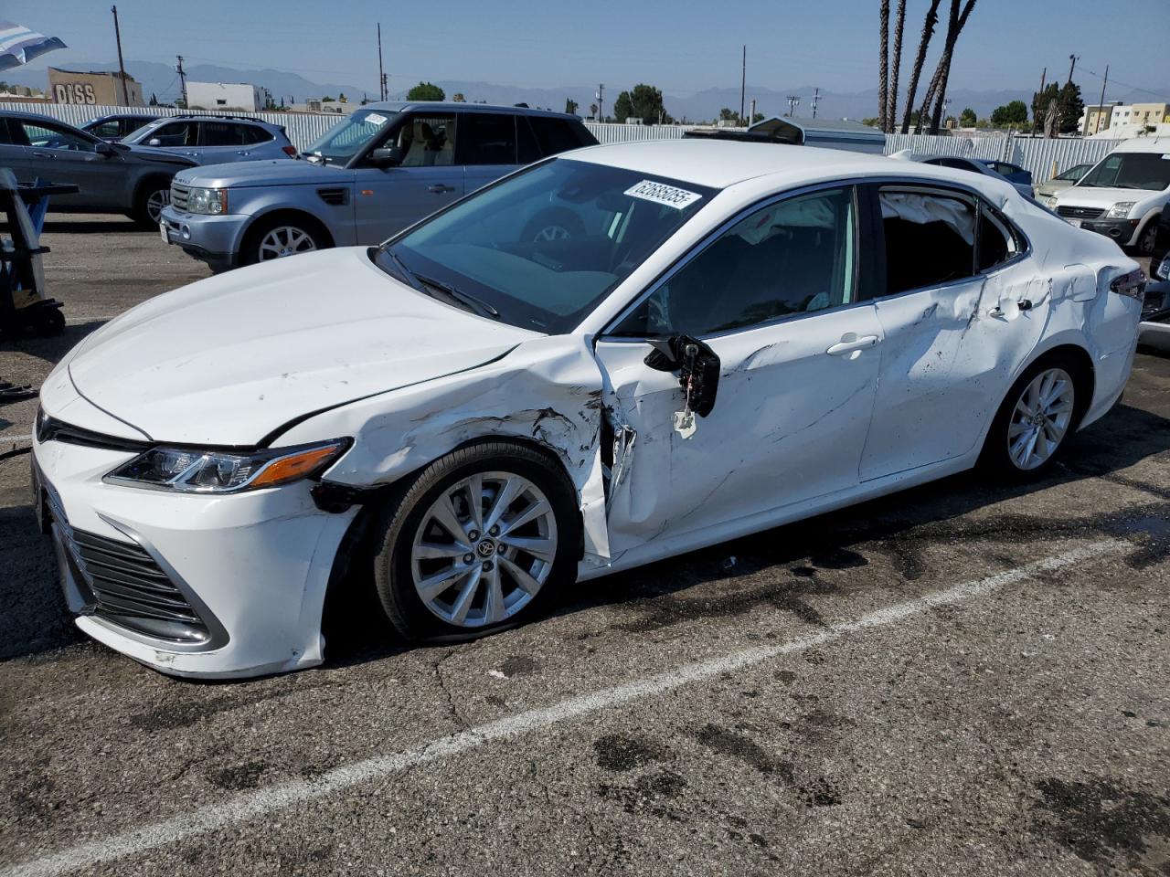 TOYOTA CAMRY LE  *4T1C11AK0RU904187*