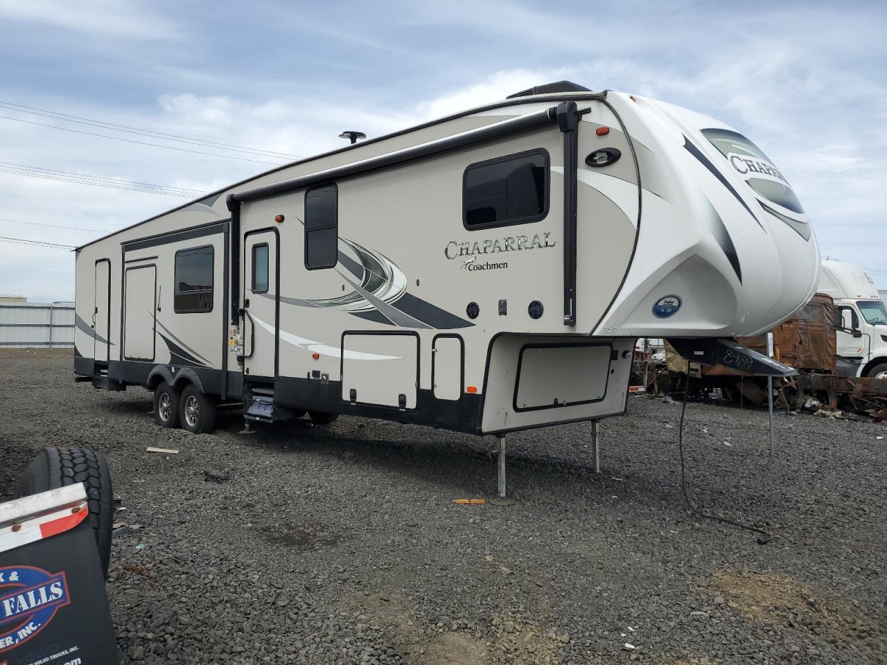 COACHMEN CHAPARRAL SERIES  *5ZT3CH2B6JA318989*