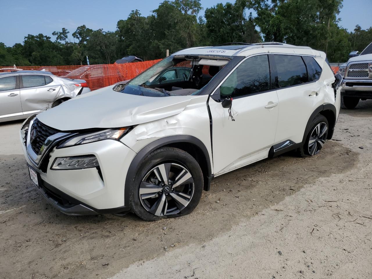 NISSAN ROGUE SL  *5N1BT3CA1NC713674*