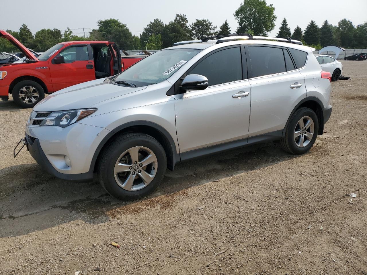 TOYOTA RAV4 XLE  *JTMWFREV0FJ038252*