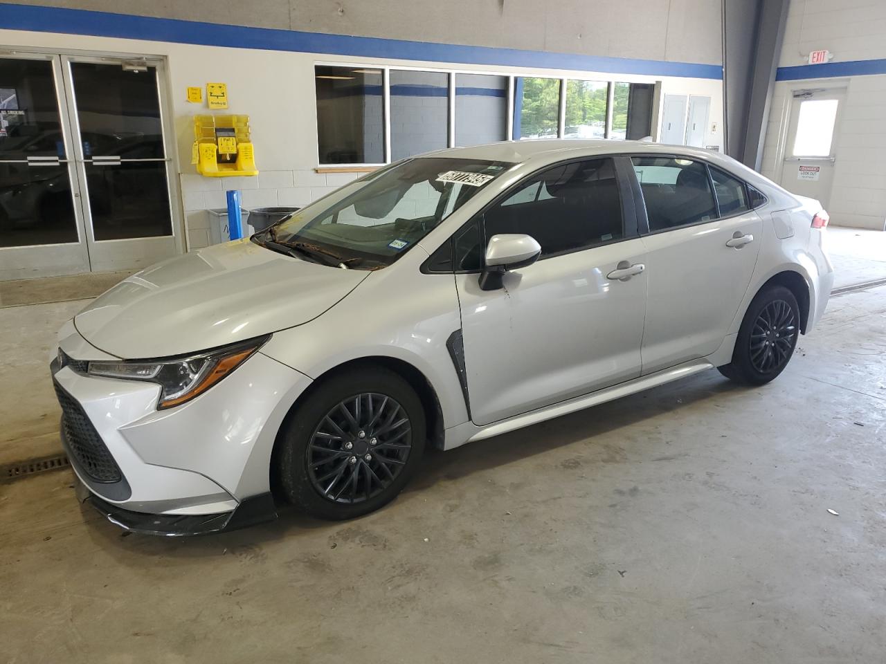 TOYOTA COROLLA LE  *5YFEPMAE7MP242623*