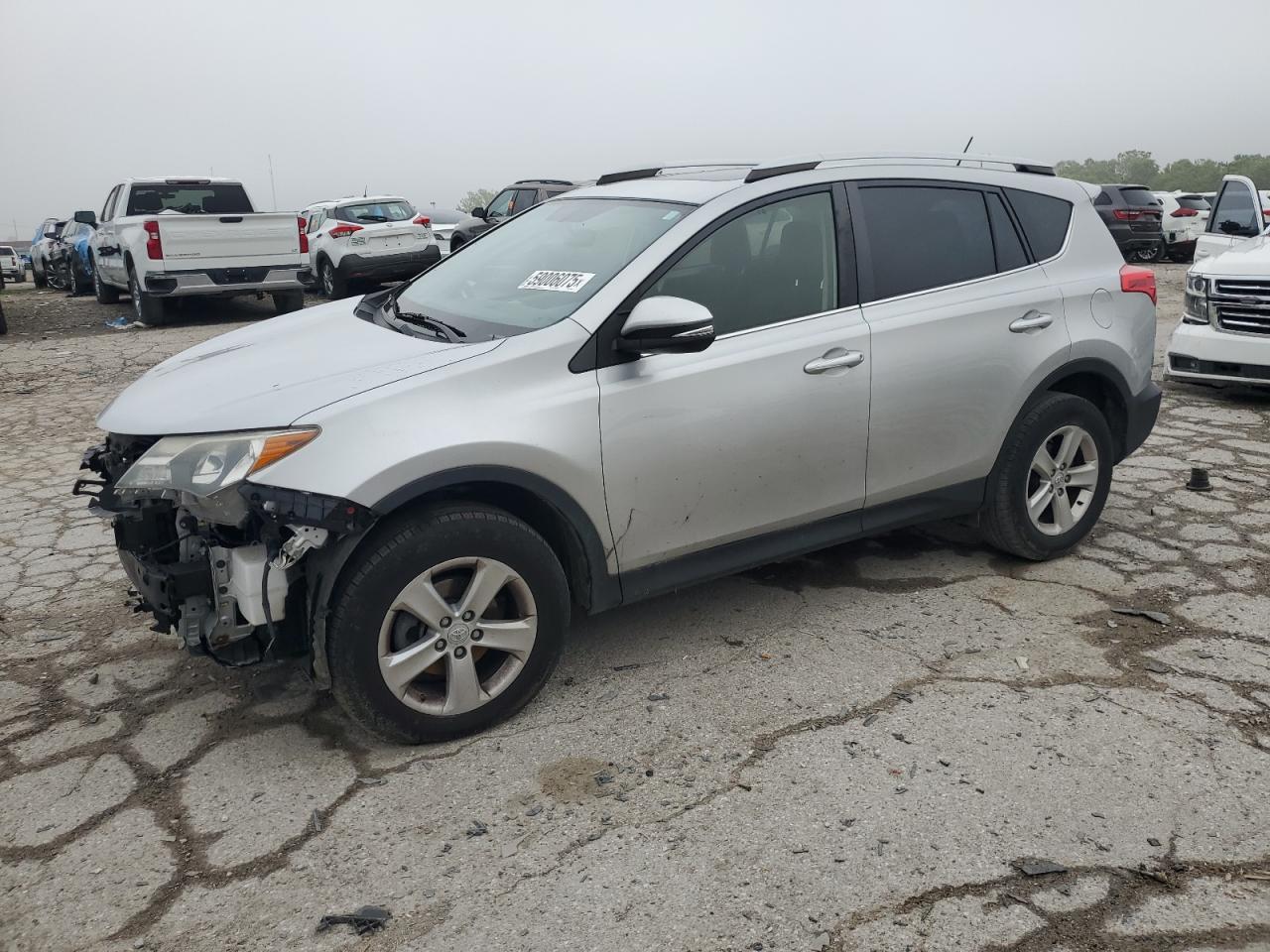 TOYOTA RAV4 XLE  *JTMRFREV0D5018473*