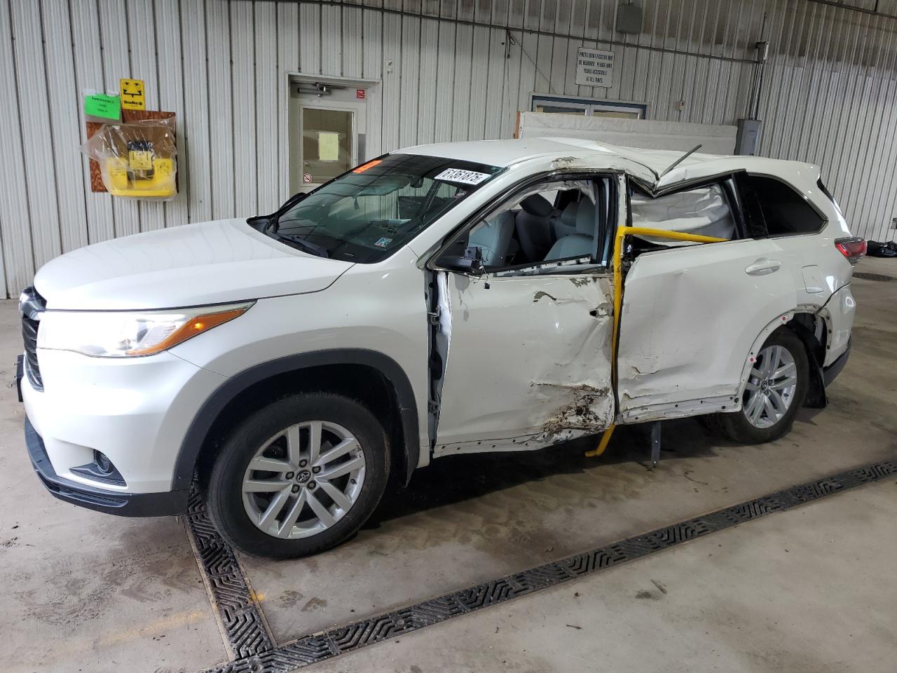 TOYOTA HIGHLANDER   *5TDBKRFH1GS322156*