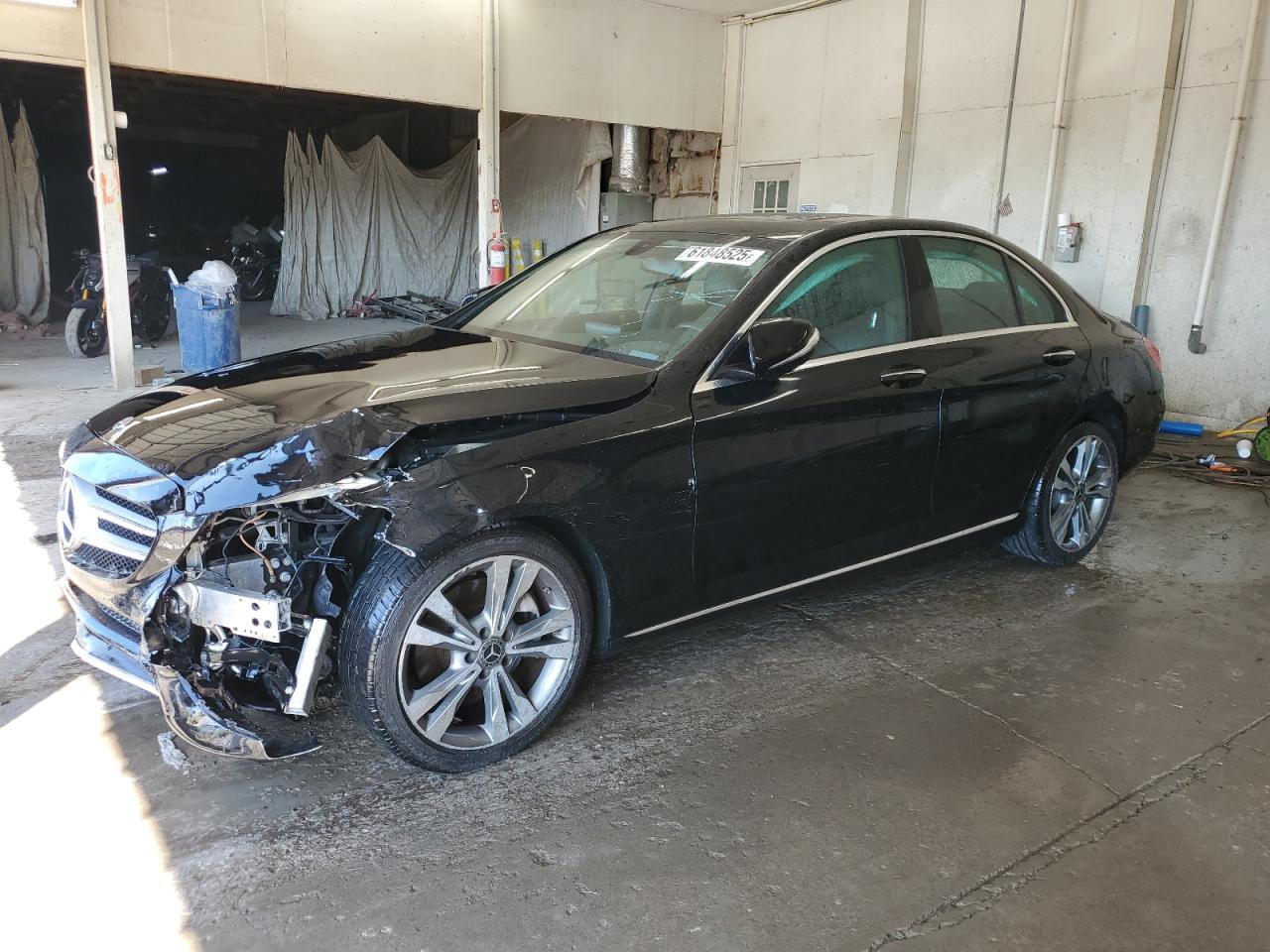 MERCEDES-BENZ C-CLASS C 300  *55SWF4JB5JU266535*