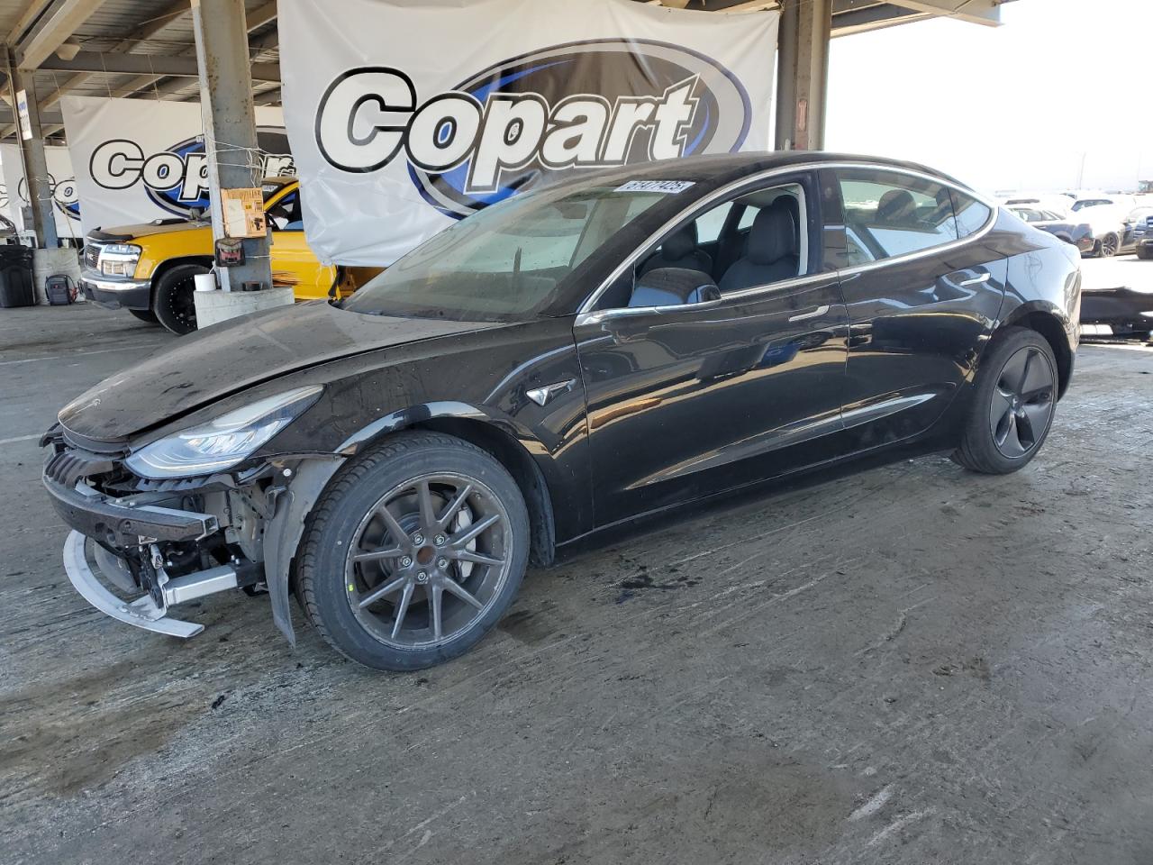 TESLA MODEL 3   *5YJ3E1EA3JF156400*