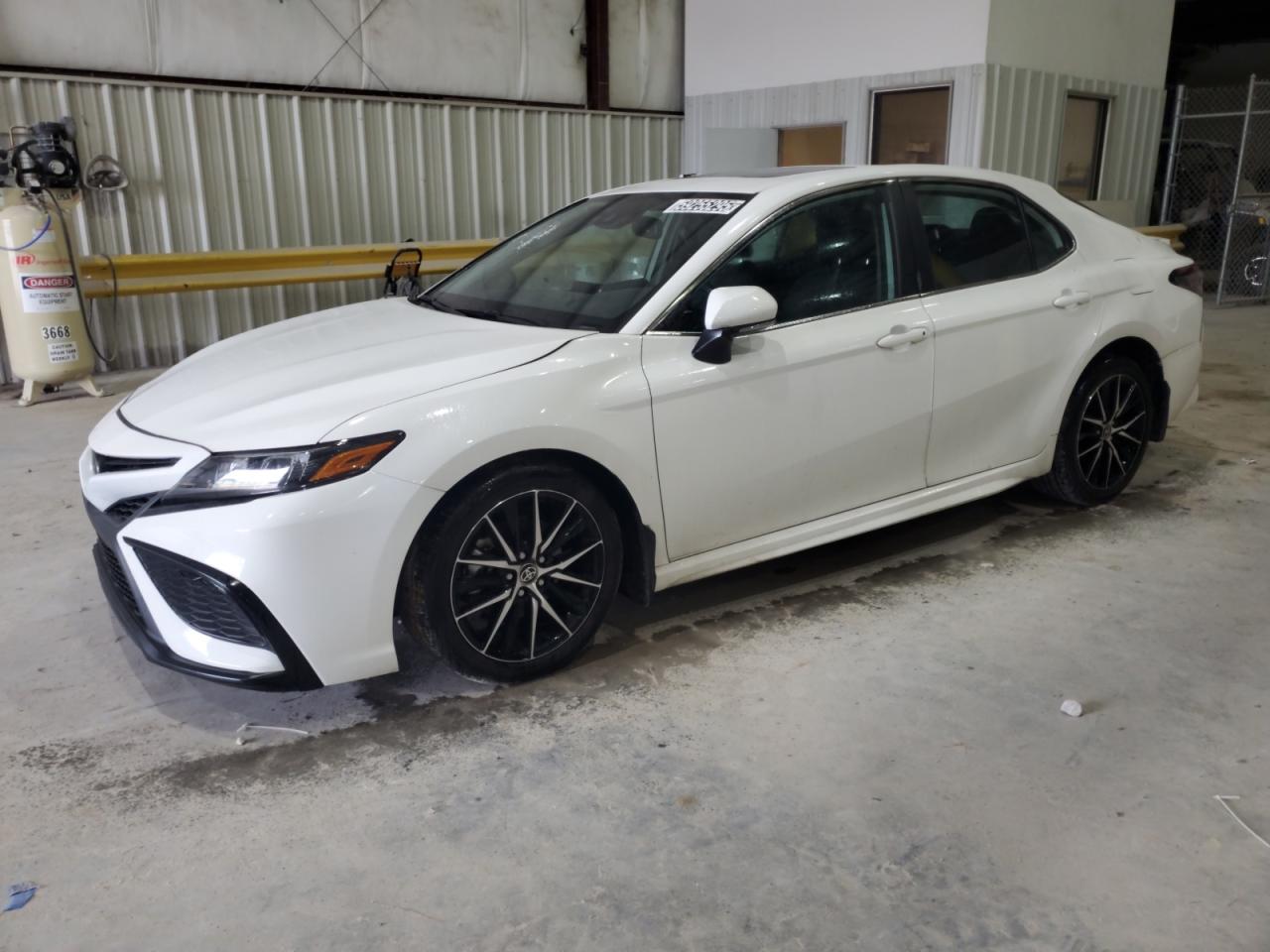 TOYOTA CAMRY SE N  *4T1S11AK1RU865993*