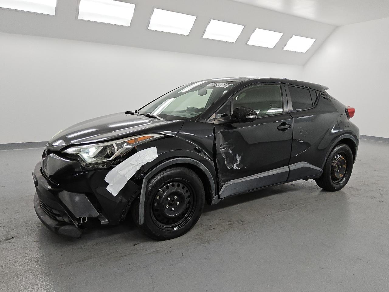 TOYOTA C-HR XLE  *JTNKHMBX7K1034111*
