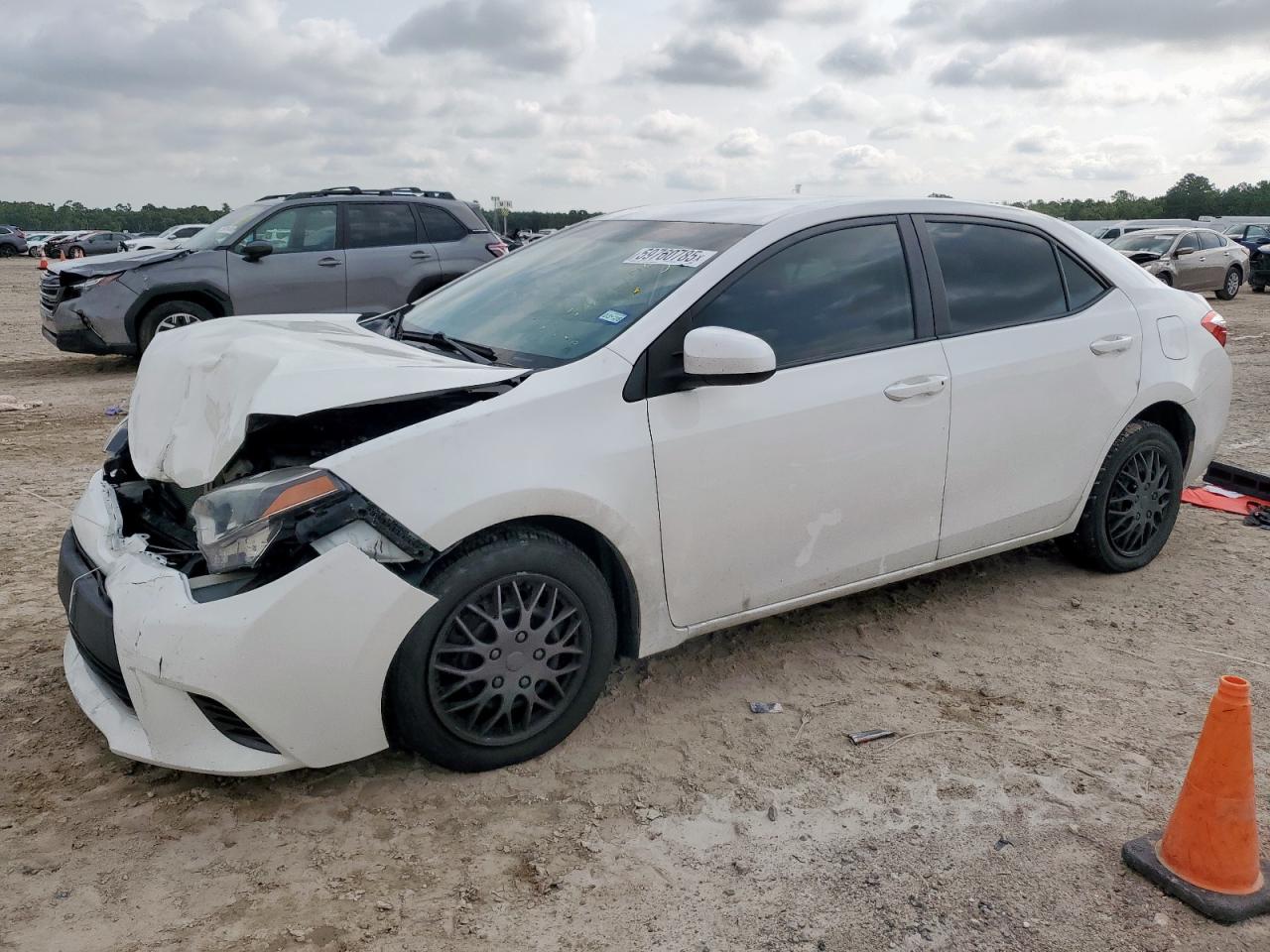 TOYOTA COROLLA L  *2T1BURHE0FC477379*