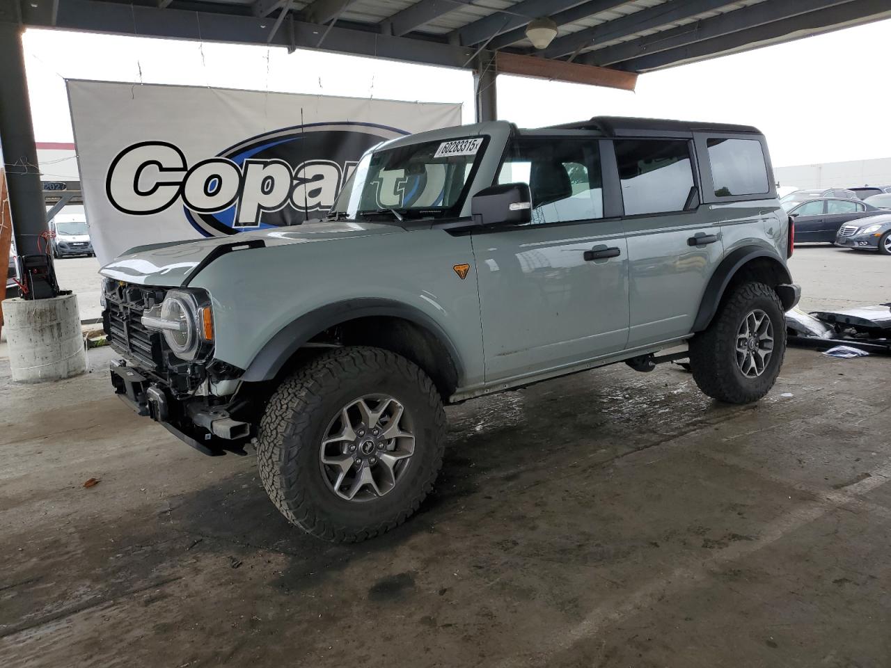 FORD BRONCO BAD   *1FMEE9BP5RLA42032*