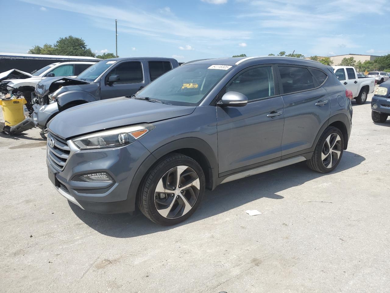 HYUNDAI TUCSON   *KM8J3CA28HU328778*