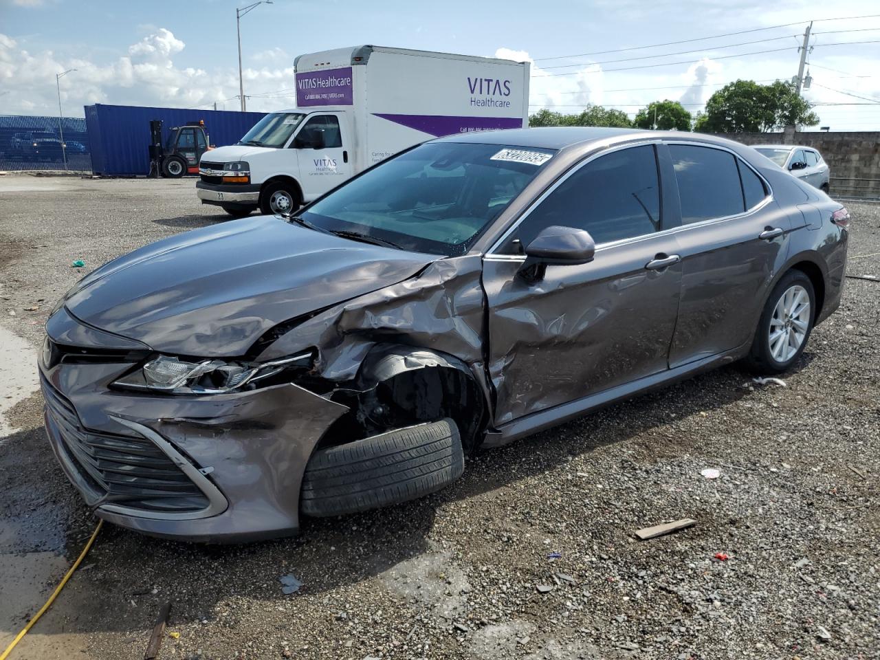 TOYOTA CAMRY LE  *4T1C11AK0PU803616*