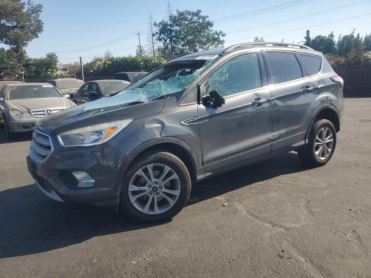 FORD ESCAPE SE  *1FMCU0GDXJUA98289*