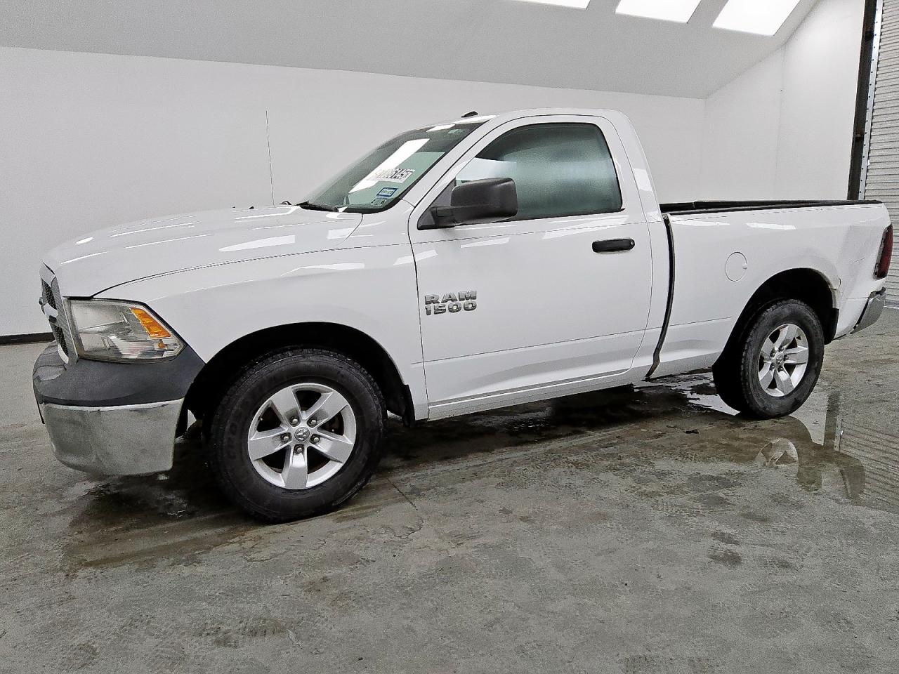 RAM 1500 ST  *3C6JR6AG8FG574432*