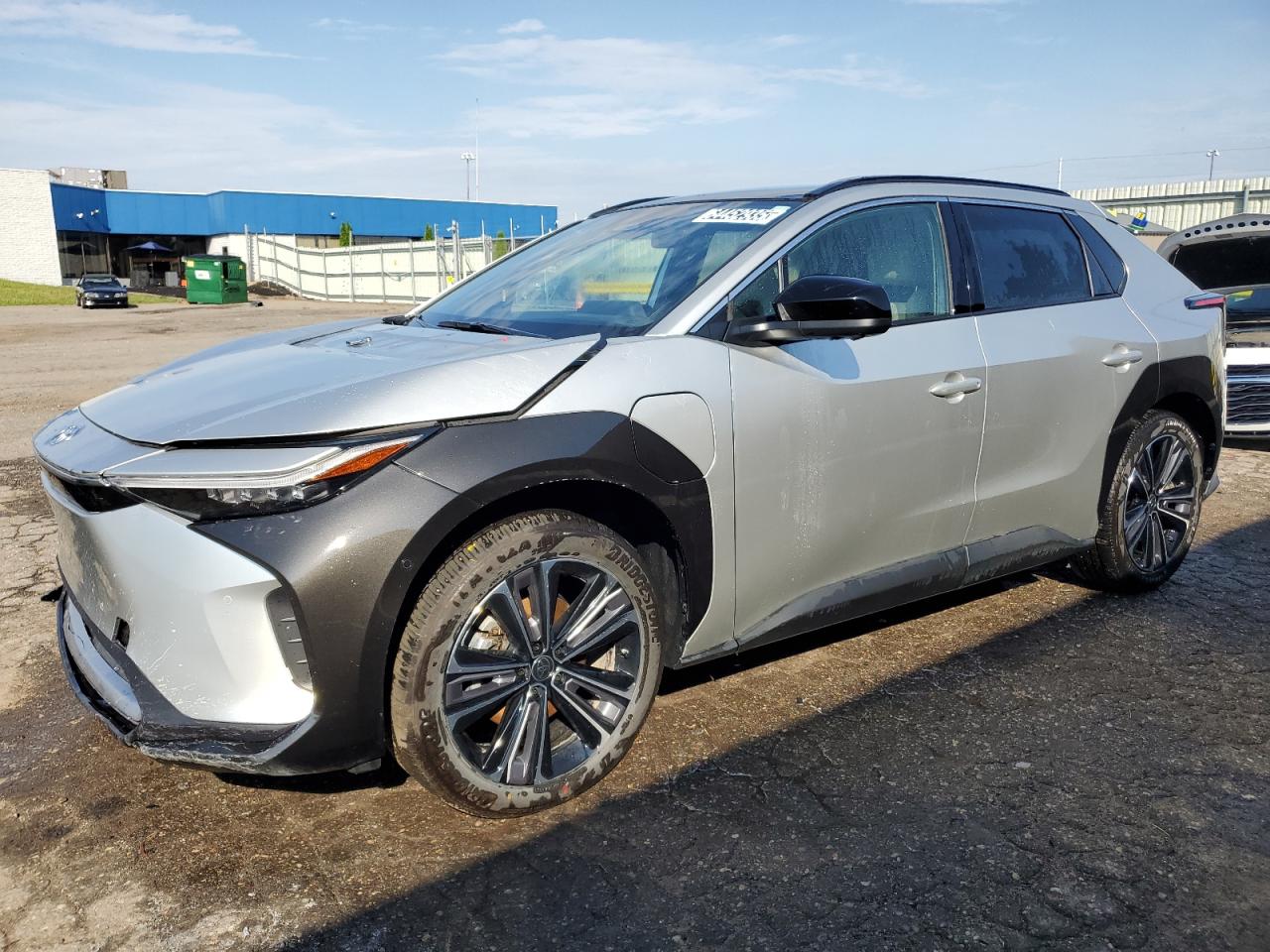 TOYOTA BZ4X XLE   *JTMABACA3RA085576*