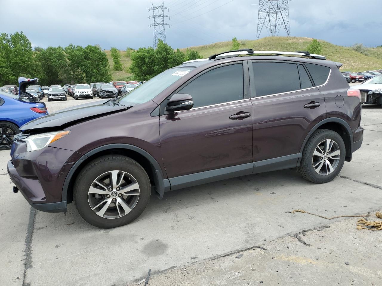 TOYOTA RAV4 XLE  *2T3RFREV9HW693236*