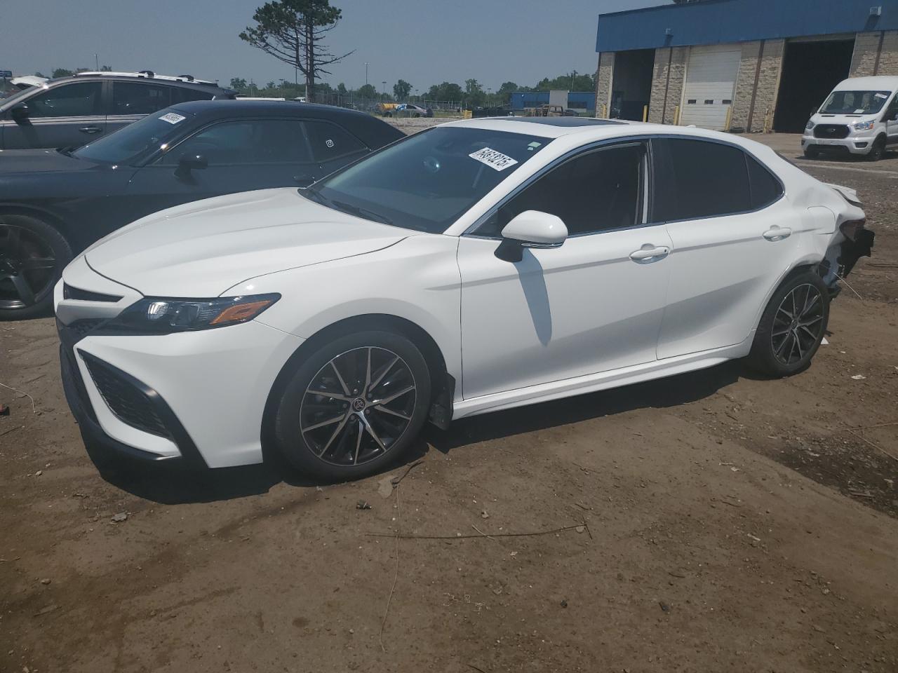 TOYOTA CAMRY SE N  *4T1T11AK3PU770661*