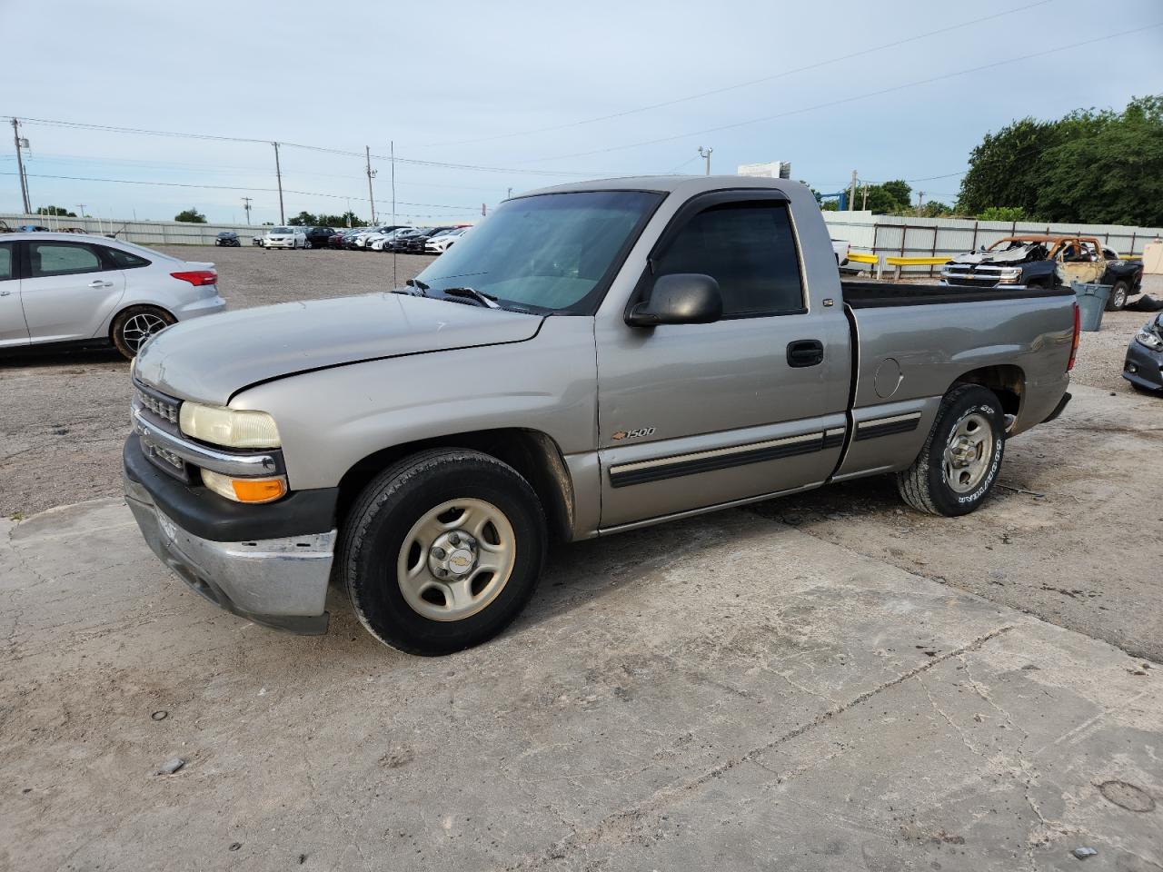 CHEVROLET SILVERADO  *1GCEC14T5XZ135228*