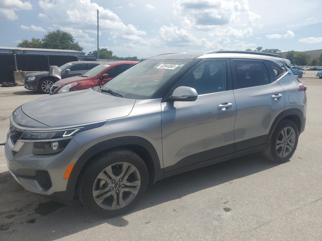 KIA SELTOS S  *KNDEU2AA7N7247320*