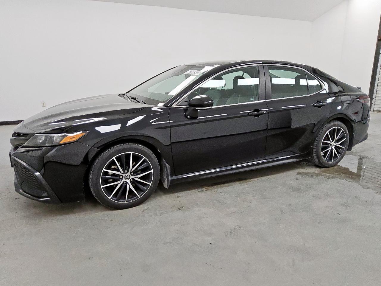 TOYOTA CAMRY SE  *4T1T11AKXMU514495*