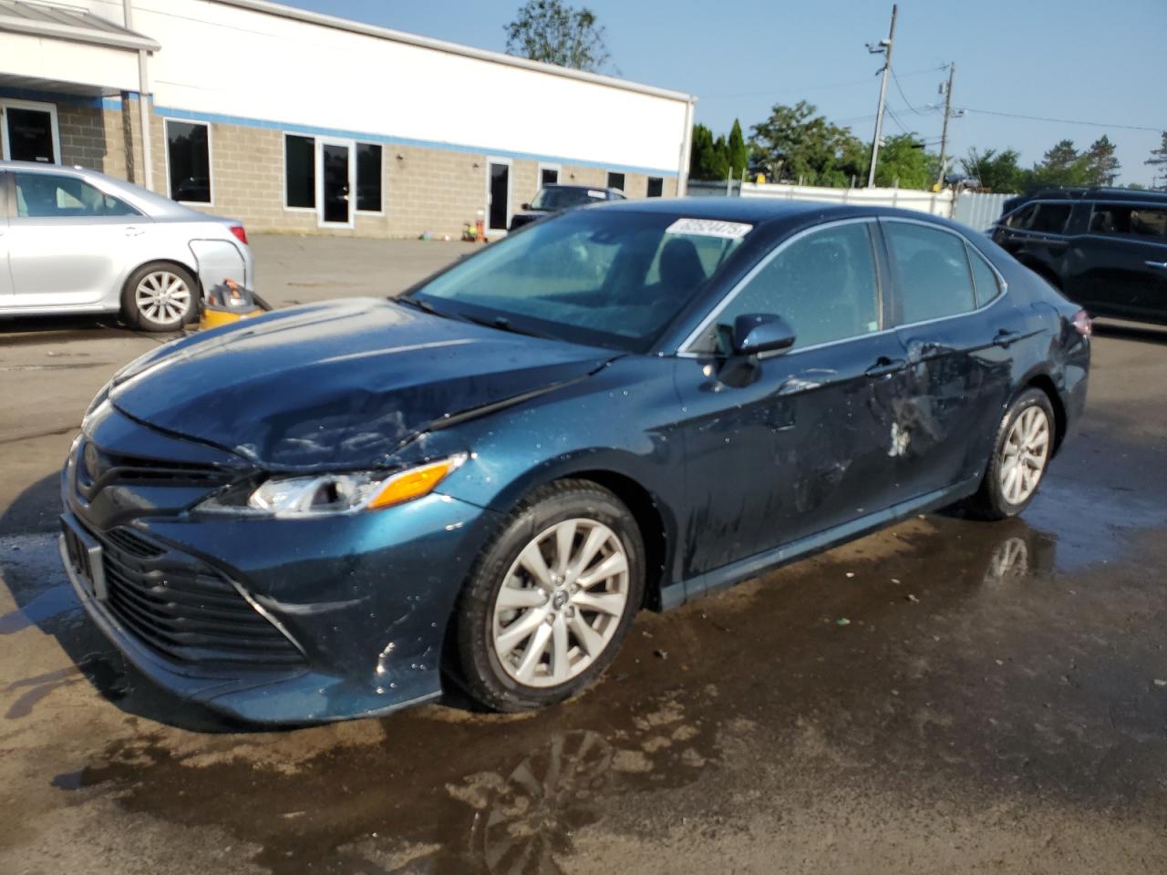 TOYOTA CAMRY L  *4T1B11HK7JU582895*