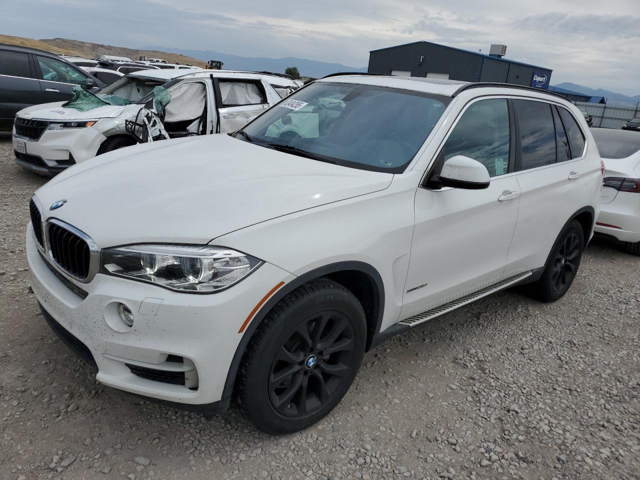 BMW X5 XDRIVE3  *5UXKR0C59G0P29256*