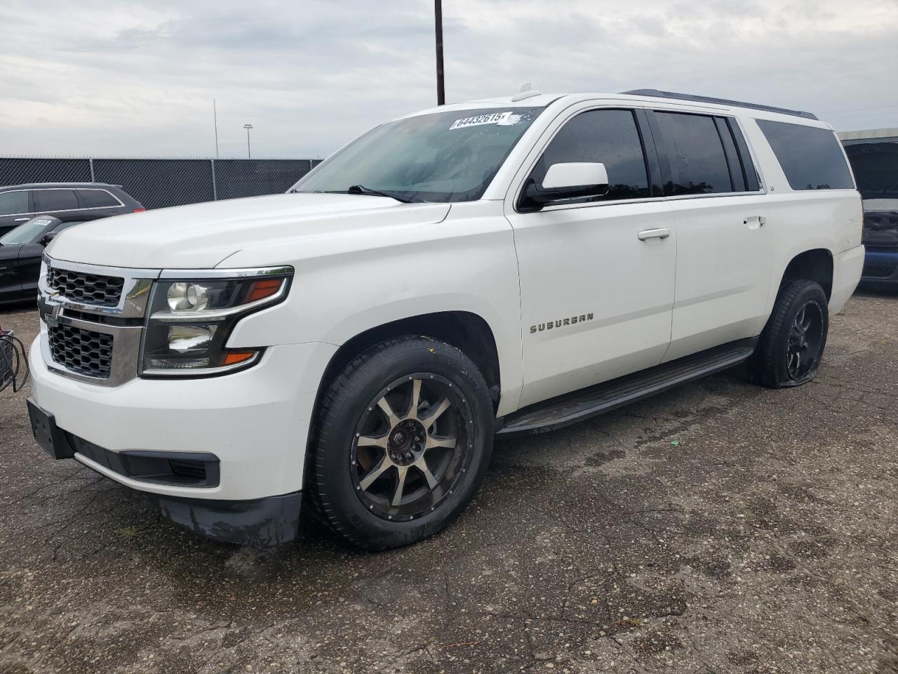 CHEVROLET SUBURBAN K  *1GNSKHKCXHR220205*