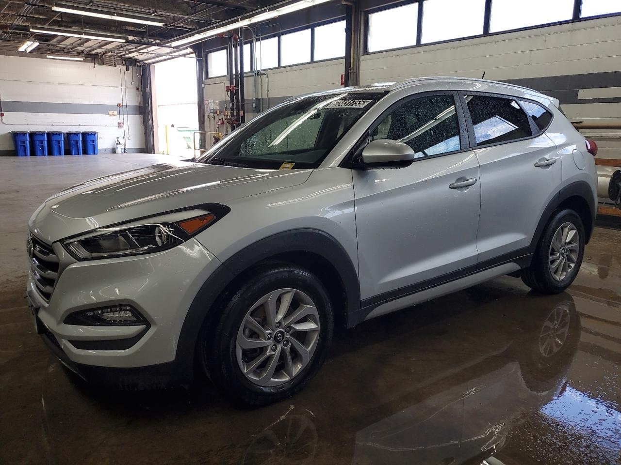 HYUNDAI TUCSON LIM  *KM8J3CA45HU502713*