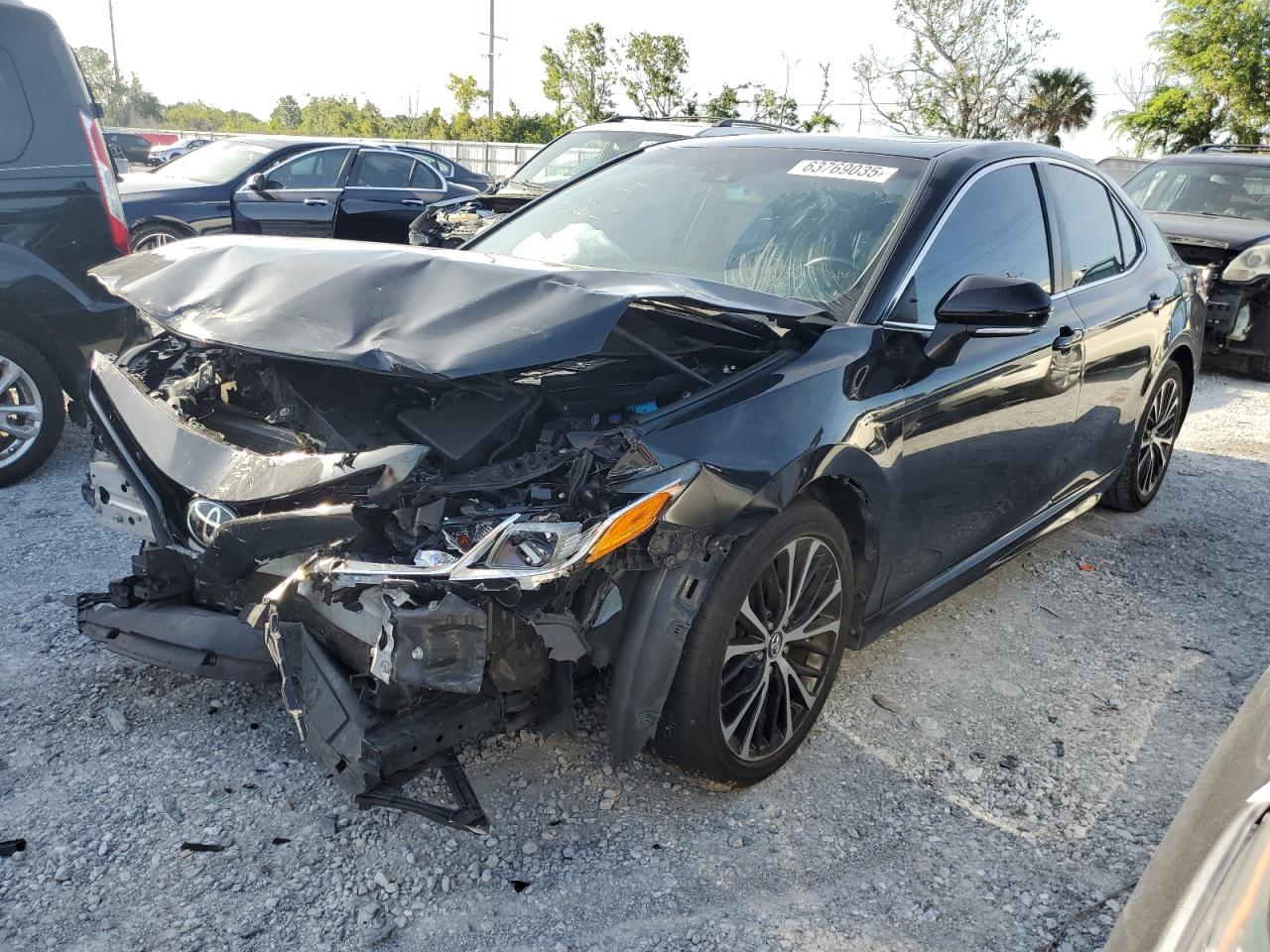 TOYOTA CAMRY L  *4T1B11HK5JU542248*