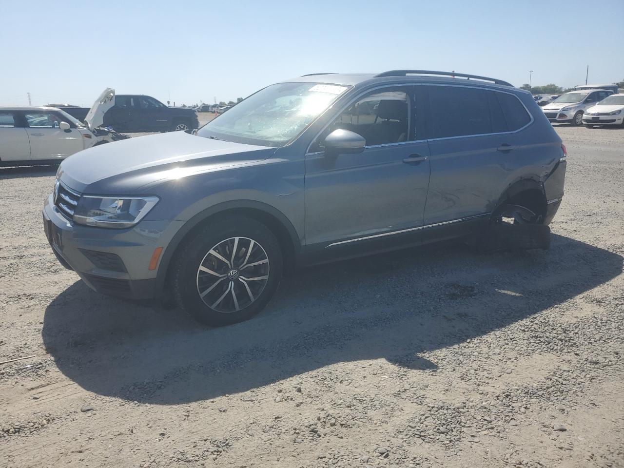 VOLKSWAGEN TIGUAN SE  *3VV3B7AX3LM061910*