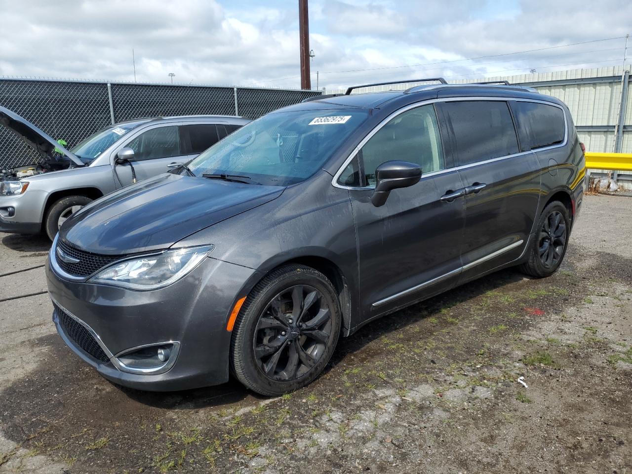 CHRYSLER PACIFICA T  *2C4RC1EG1HR846343*